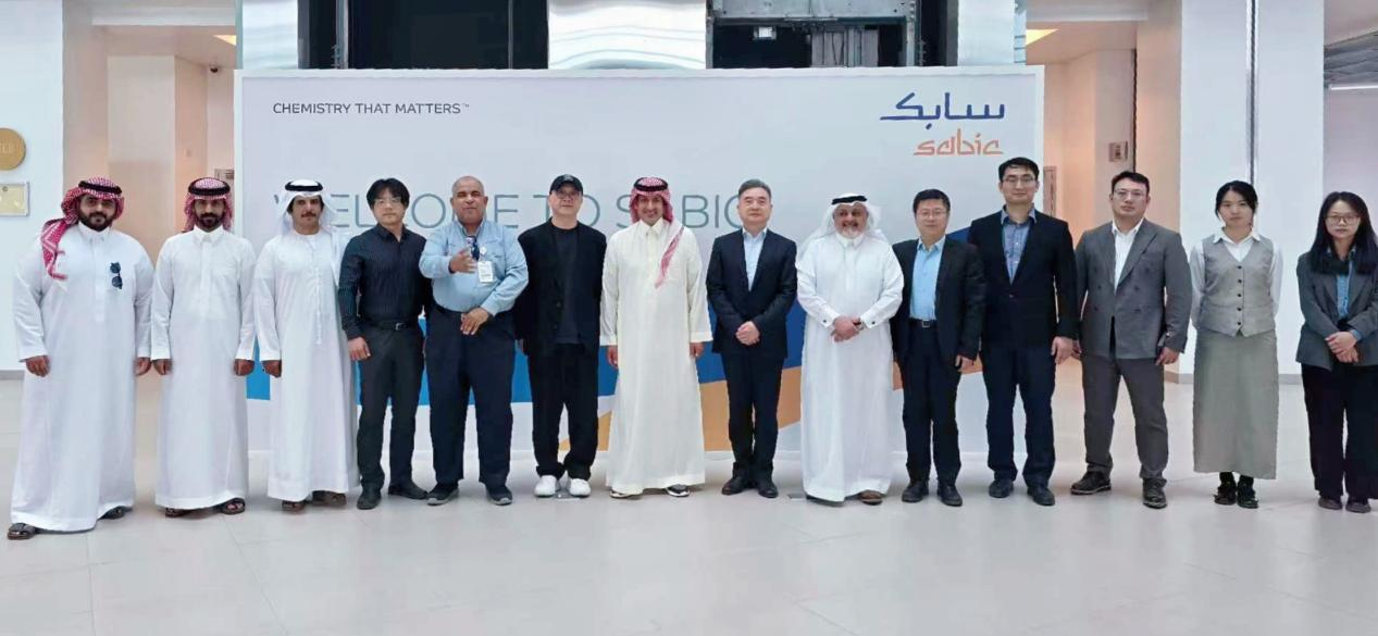 尊龙凯时中东代表与沙特基础工业公司SABIC代表团合影.png